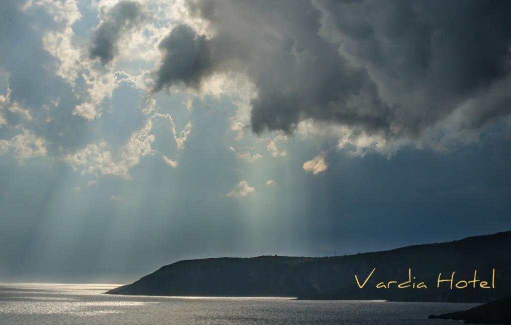 Vardia Hotel Kardamyli Exterior photo